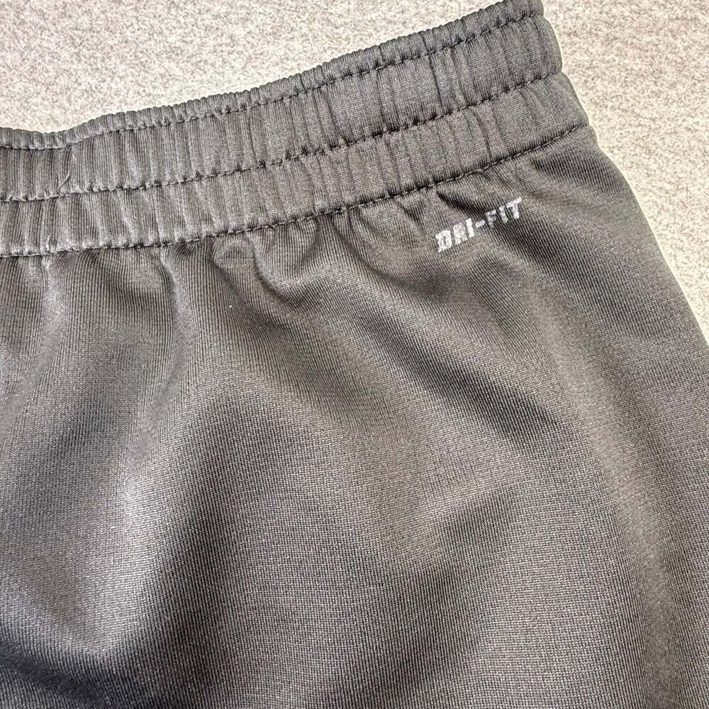 Nike - Picture 3 of 6